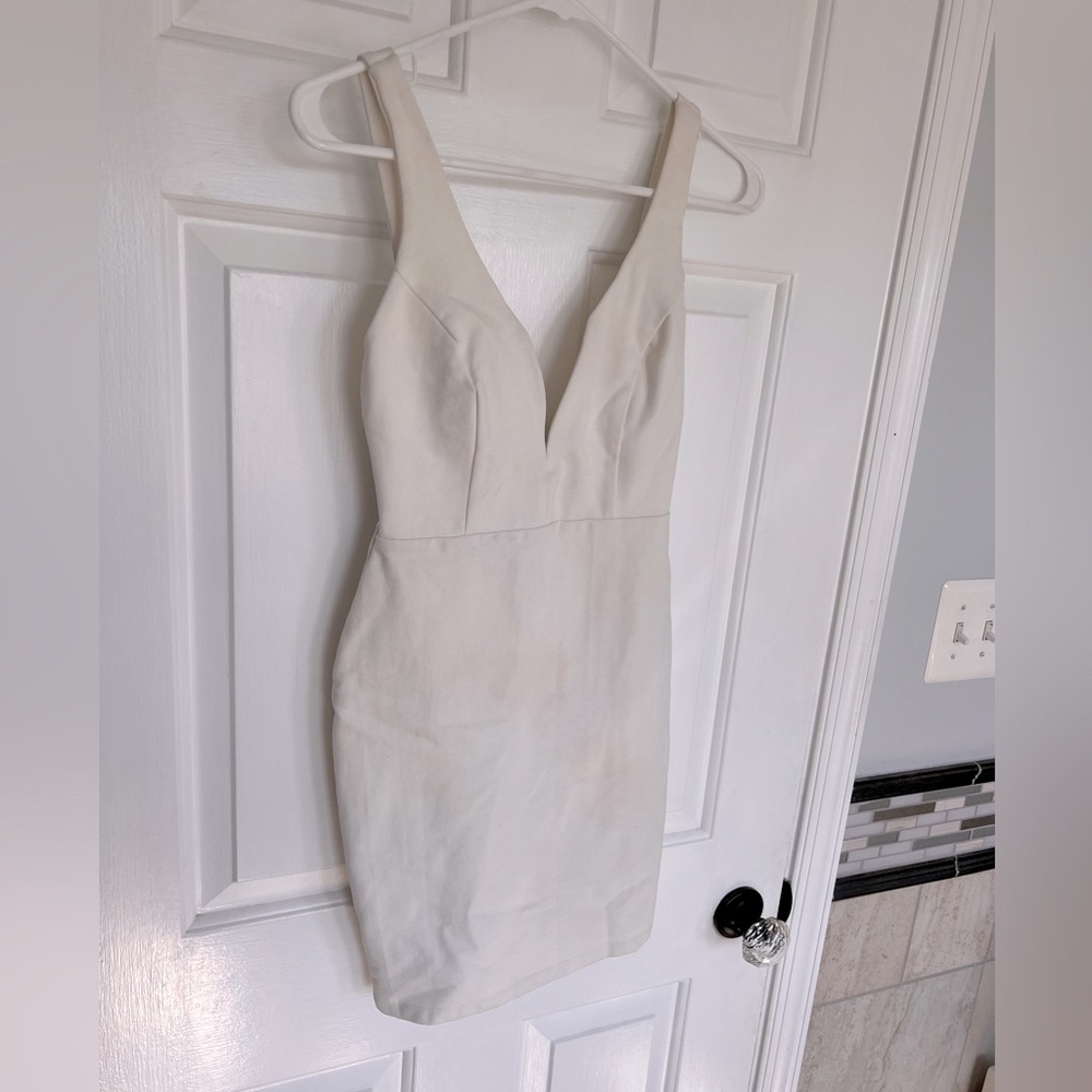 Lulus deep V neck white bodycon mini dress